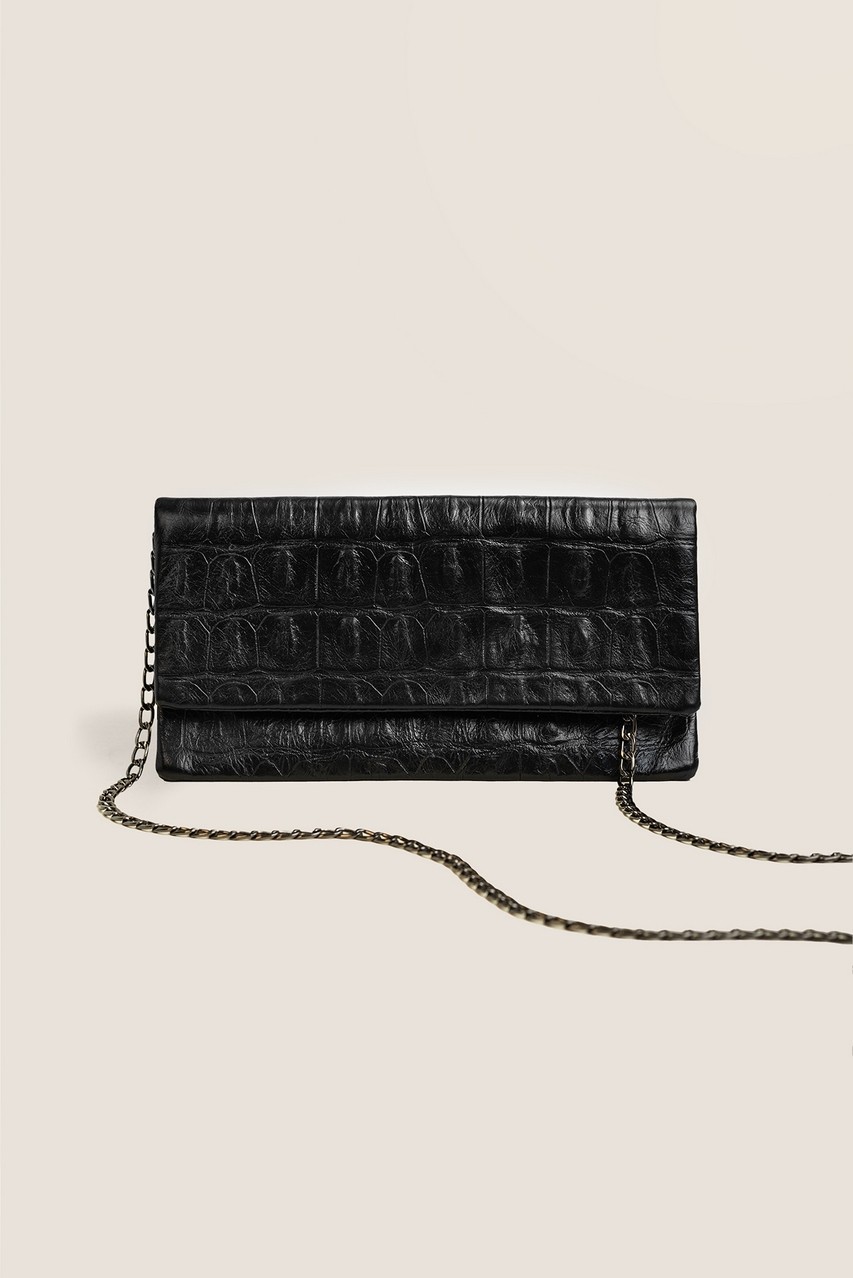 Leder-Clutch in Schwarz mit Krokodilhautmuster