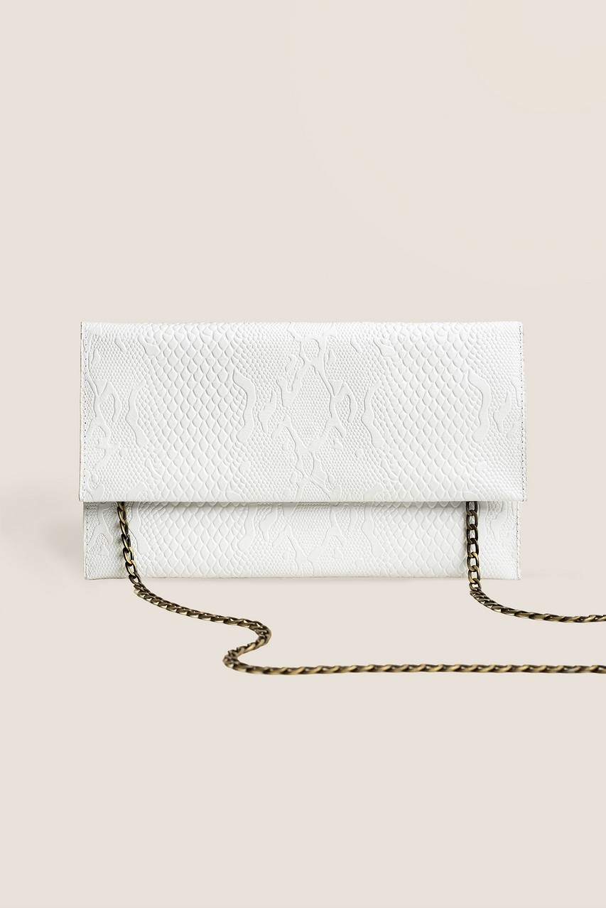 Leder-Clutch in Weiß mit Schlangenhautmuster